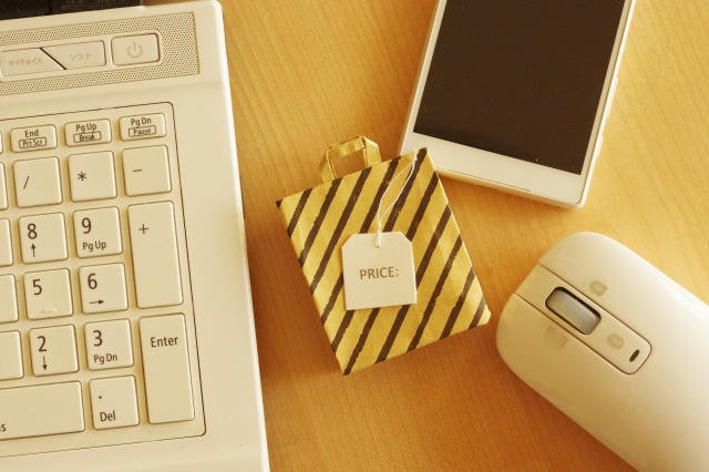 スマホとパソコンでネットショッピング