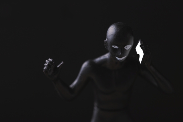 黒ずくめの人間